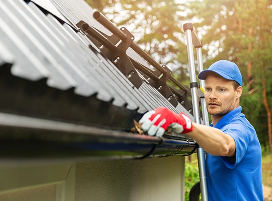 Gutter Cleaning Solutions in Cottondale